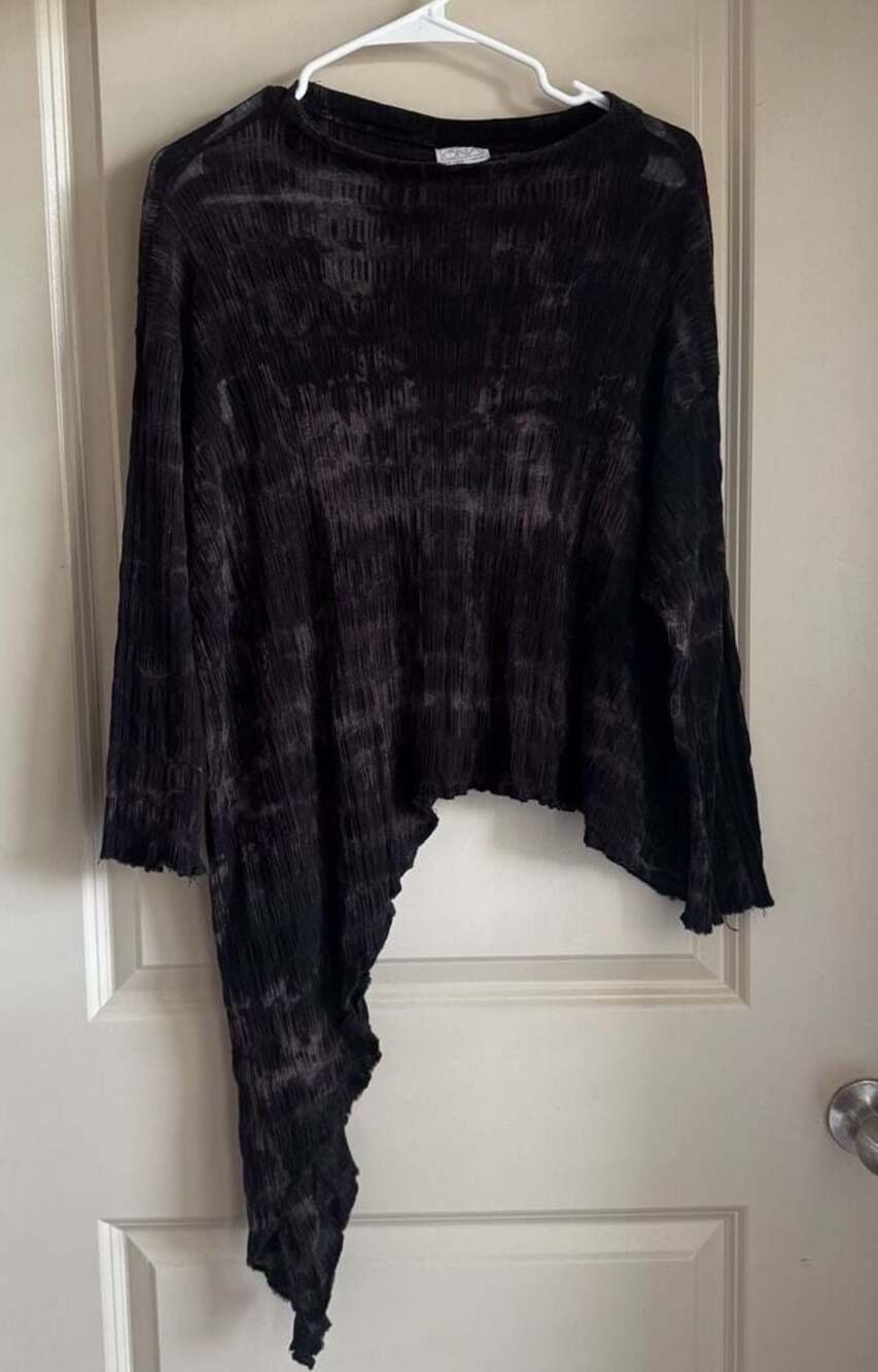 ŌNÄ New York Tokyo Asymmetrical Crinkle Knit Top Size S/M grunge emo punk goth